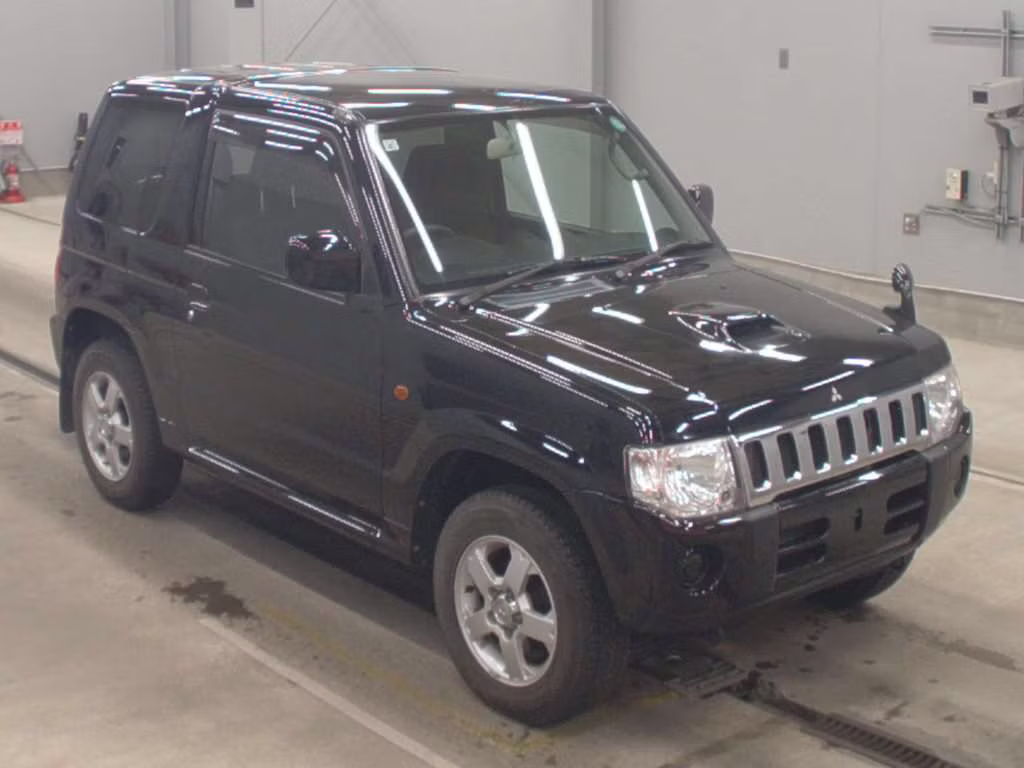 MITSUBISHI PAJERO MINI