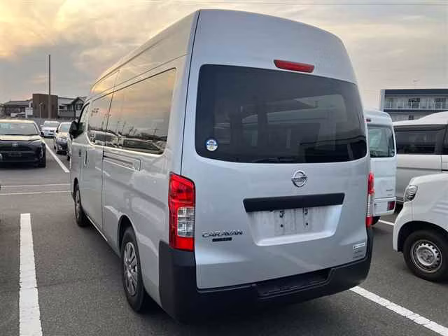 NISSAN NV350 CARAVAN