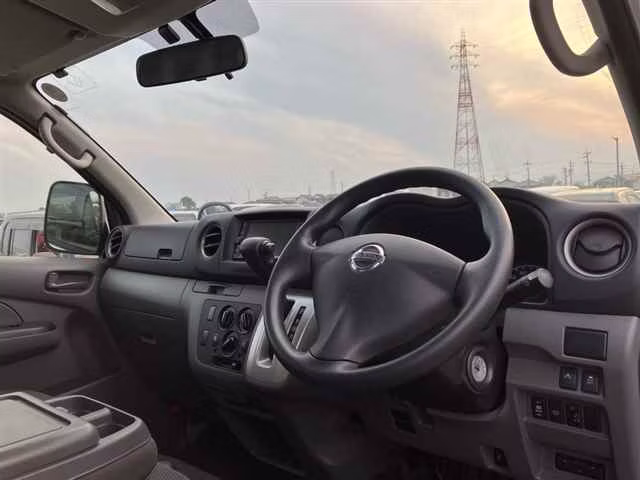 NISSAN NV350 CARAVAN
