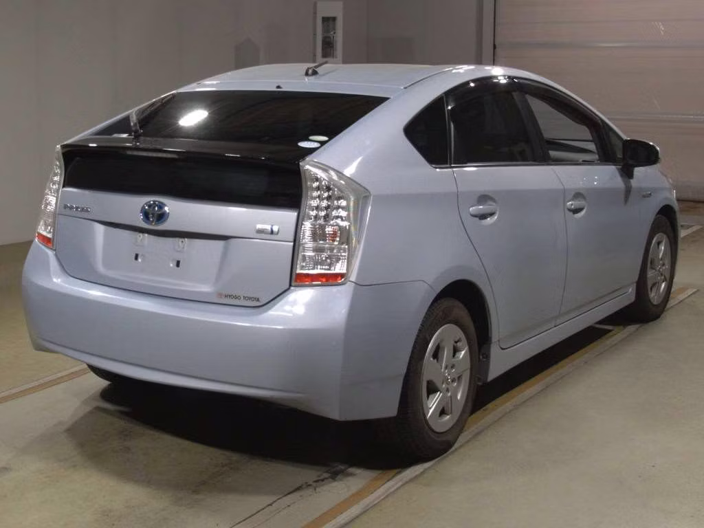 TOYOTA PRIUS