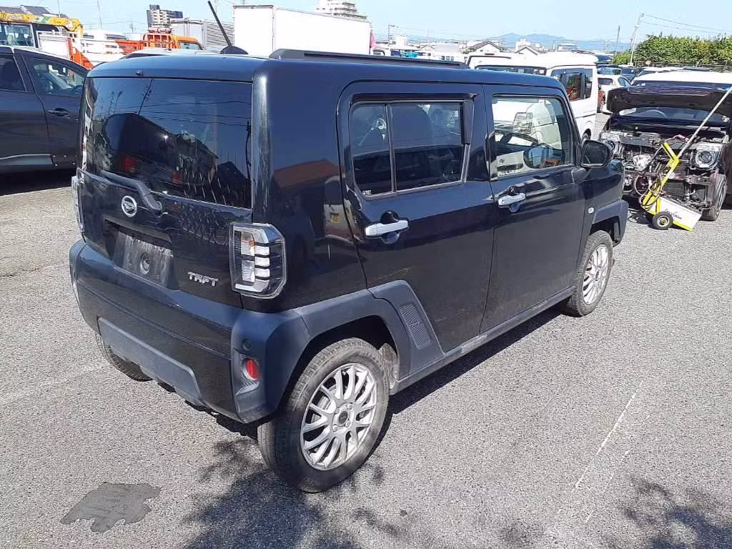 DAIHATSU TAFT