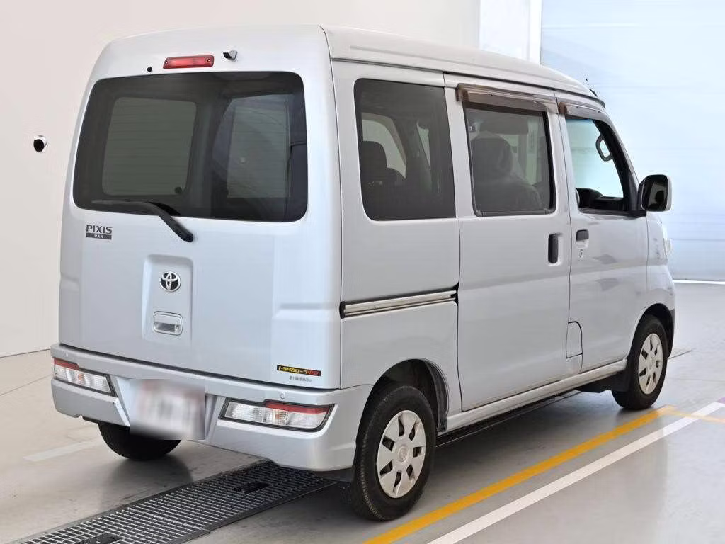 TOYOTA PIXIS VAN
