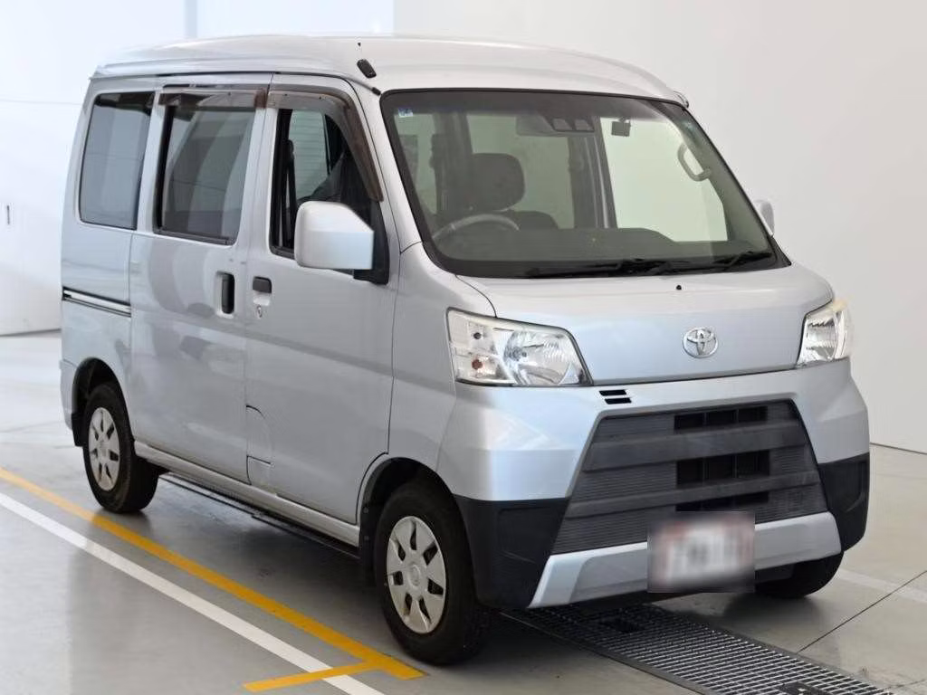 TOYOTA PIXIS VAN