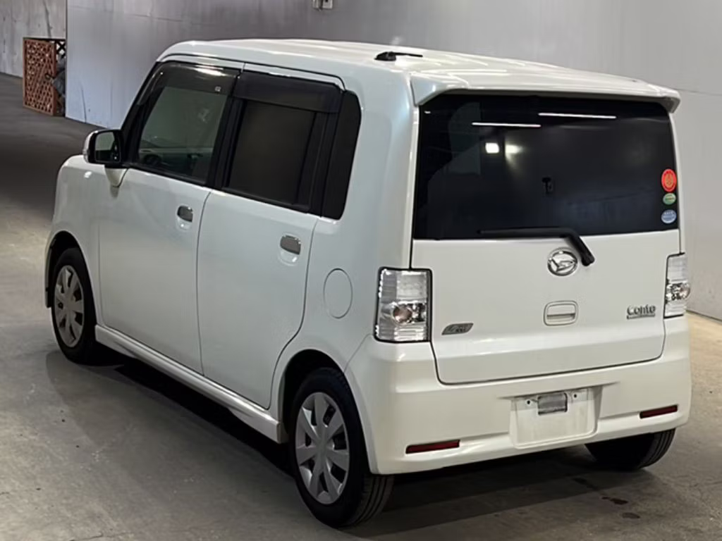 DAIHATSU MOVE CONTE