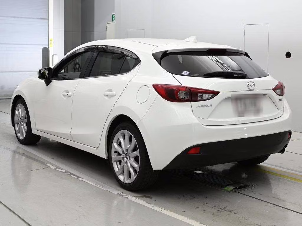 MAZDA AXELA
