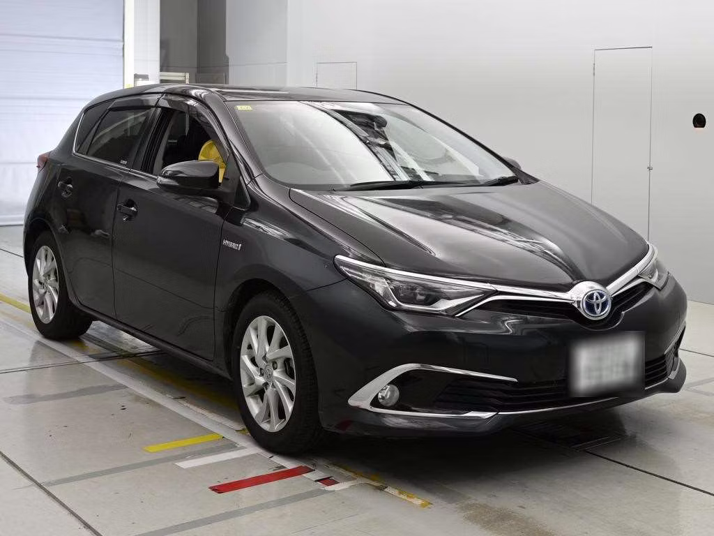 TOYOTA AURIS