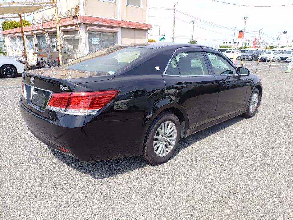 TOYOTA CROWN
