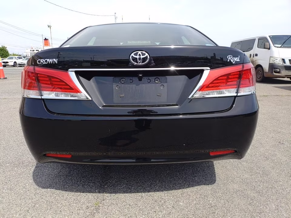 TOYOTA CROWN