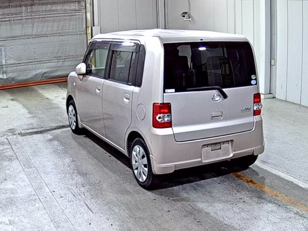 DAIHATSU MOVE CONTE