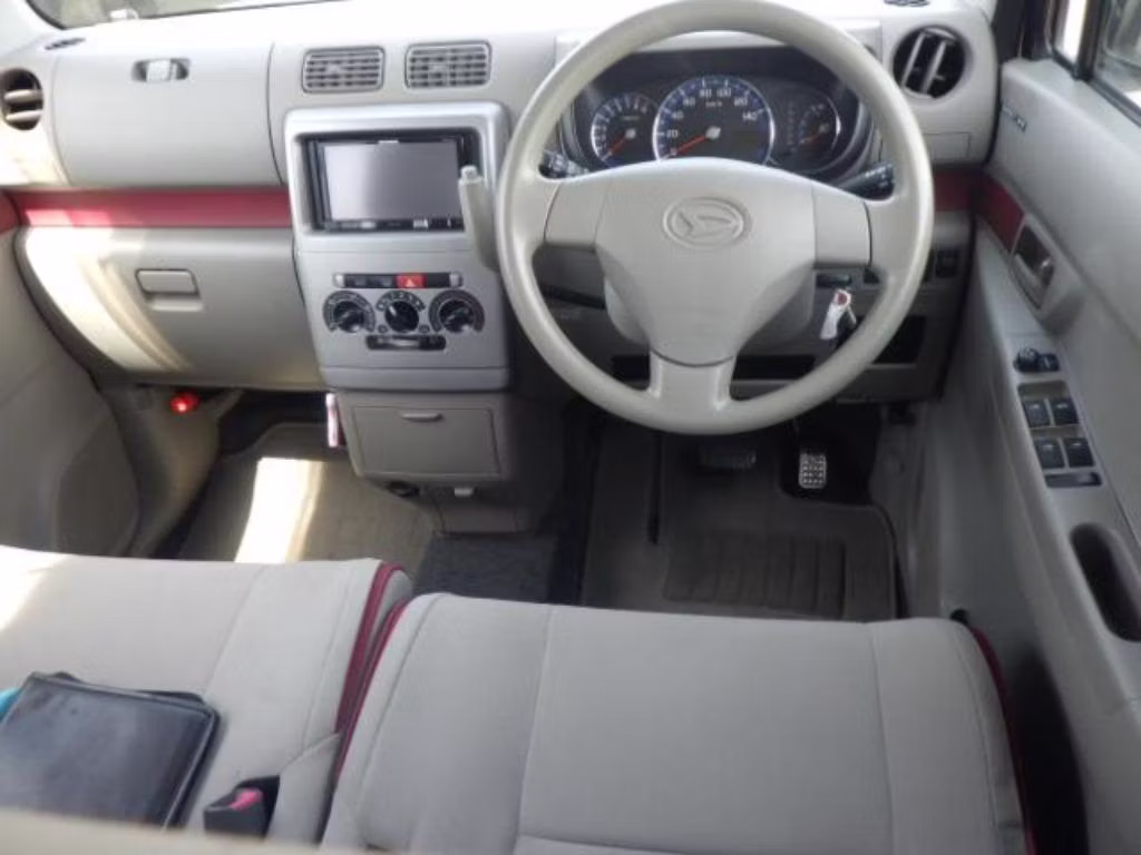 DAIHATSU MOVE CONTE