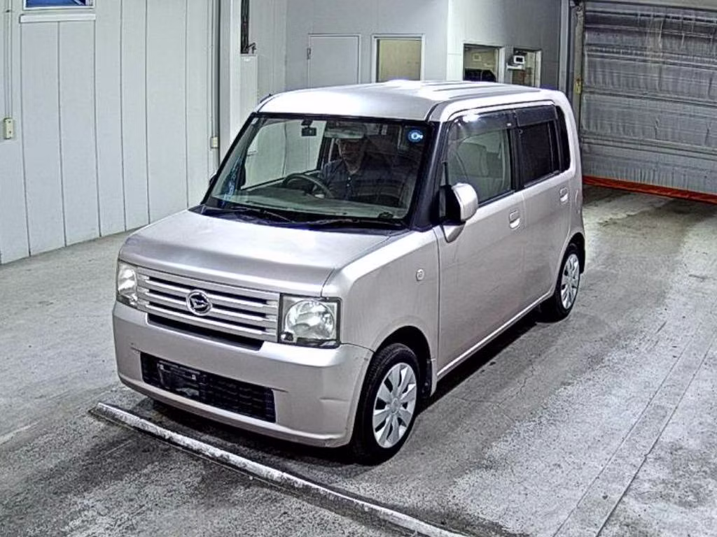 DAIHATSU MOVE CONTE
