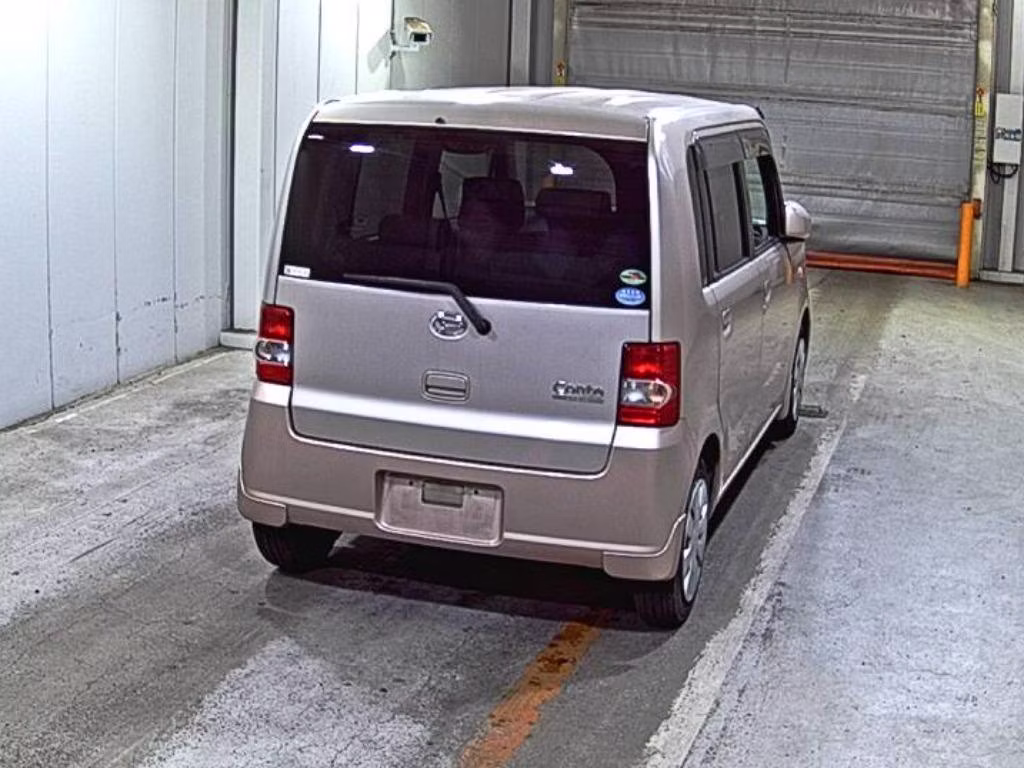 DAIHATSU MOVE CONTE