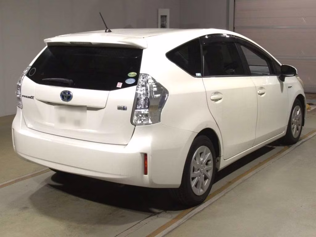 TOYOTA PRIUS ALPHA