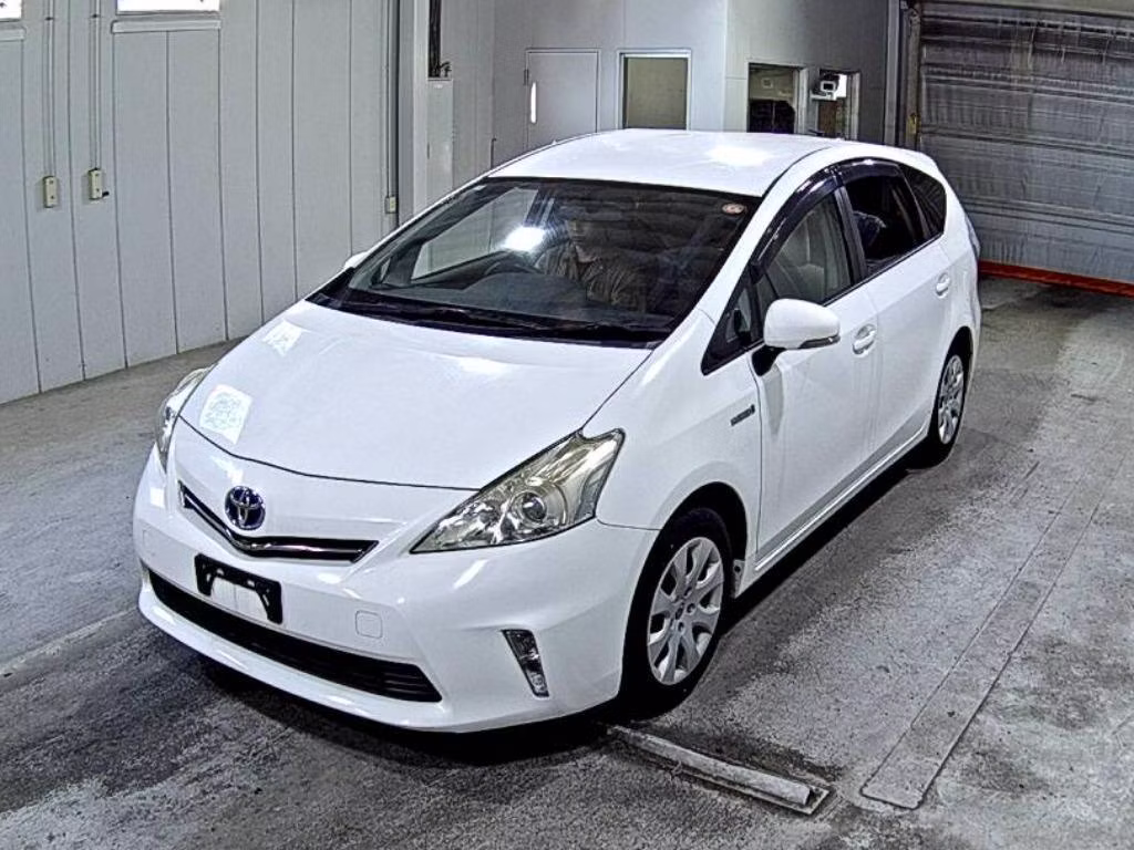 TOYOTA PRIUS ALPHA