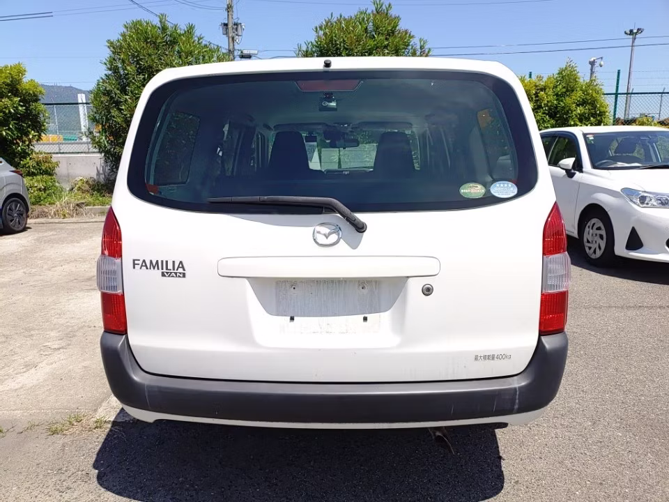 MAZDA FAMILIA