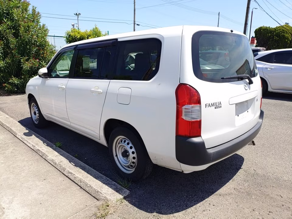 MAZDA FAMILIA