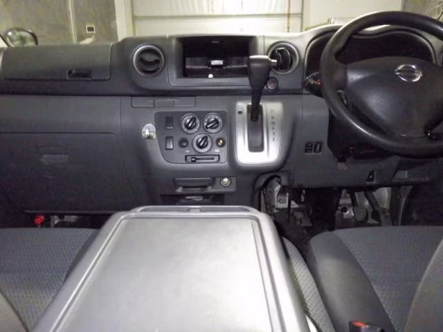 NISSAN NV350 CARAVAN