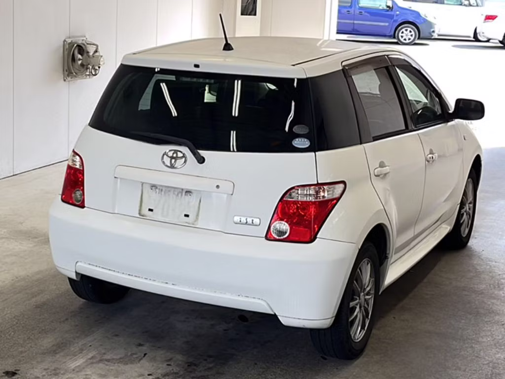 TOYOTA IST