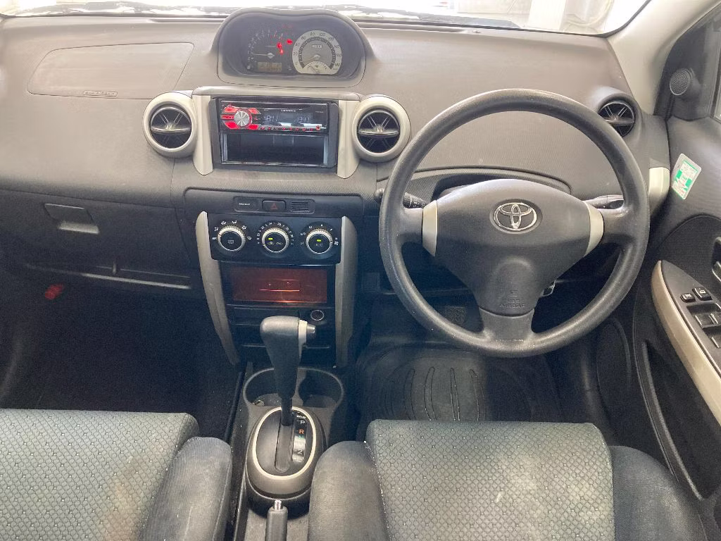 TOYOTA IST