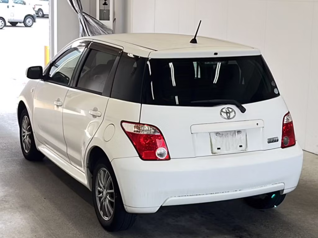 TOYOTA IST