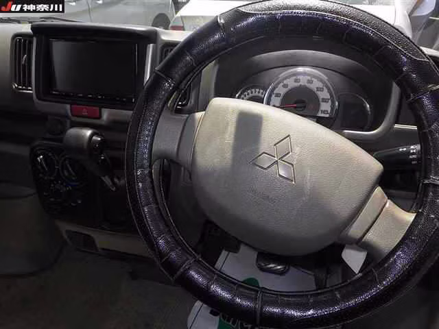 MITSUBISHI MINICAB