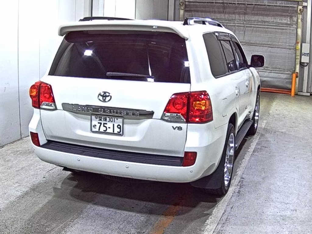 TOYOTA LAND CRUISER