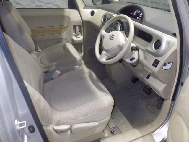 TOYOTA PORTE