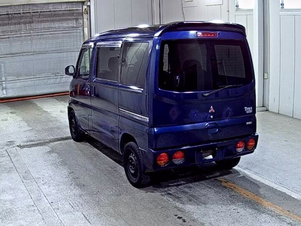 MITSUBISHI TOWN BOX