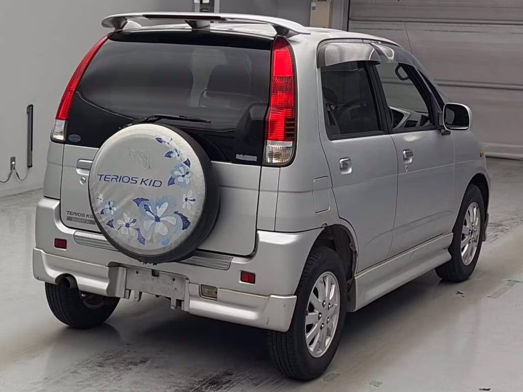 DAIHATSU TERIOS KID