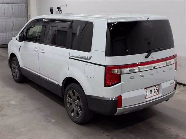 MITSUBISHI DELICA D:5