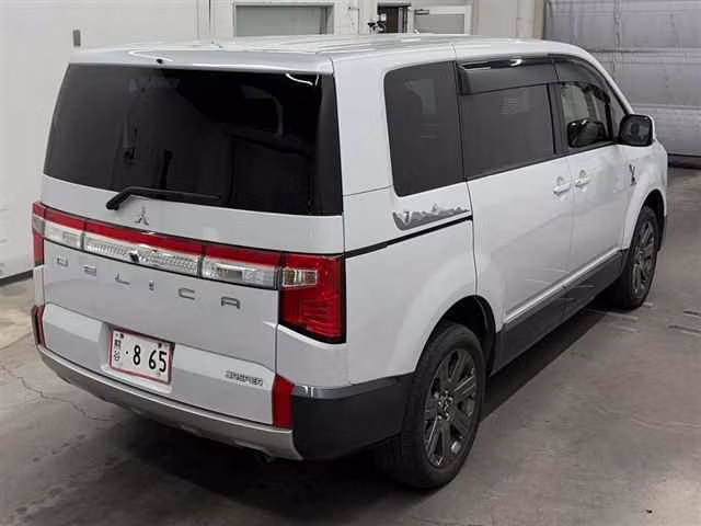MITSUBISHI DELICA D:5