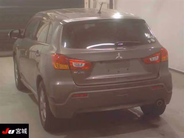 MITSUBISHI RVR