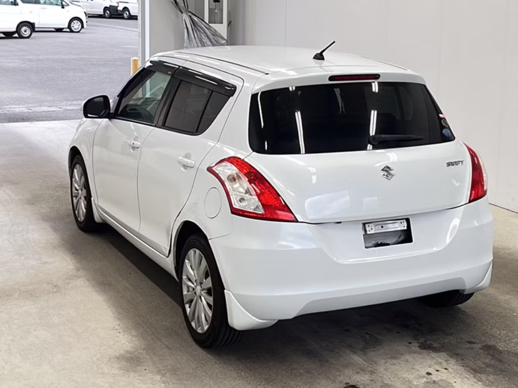 SUZUKI SWIFT