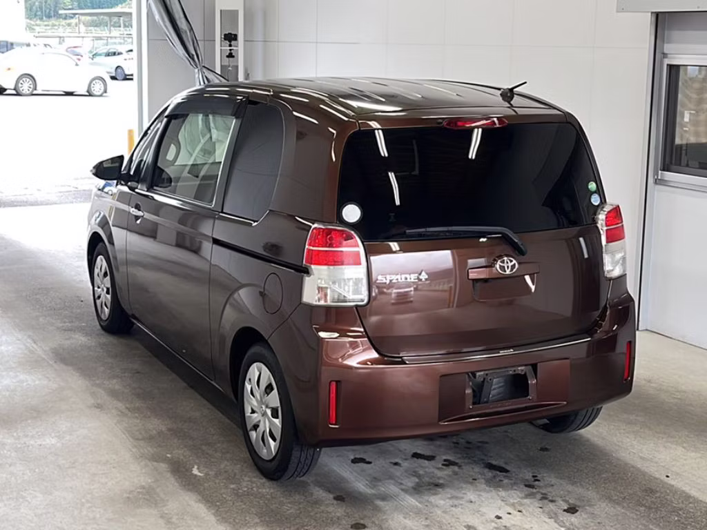 TOYOTA SPADE