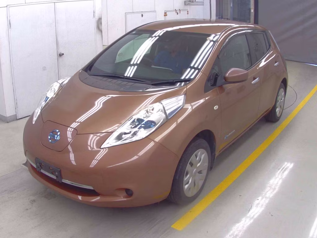 NISSAN LEAF