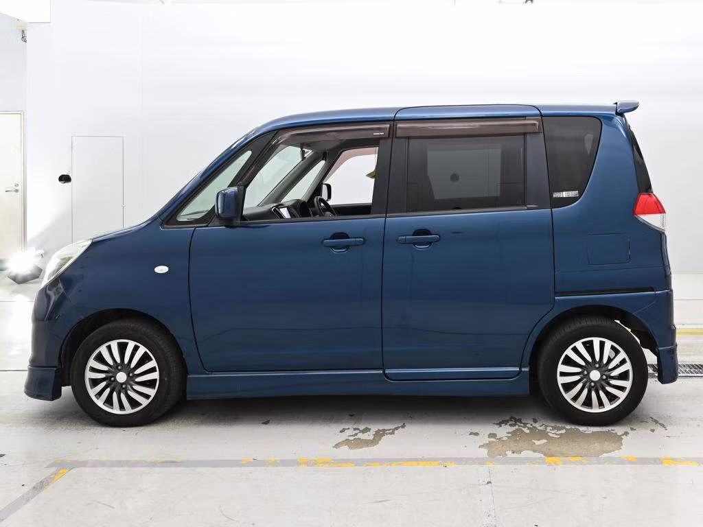 MITSUBISHI DELICA D:2
