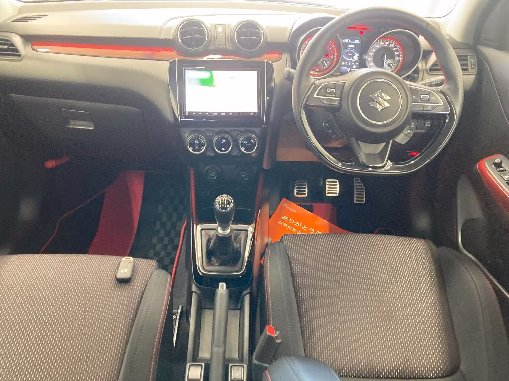 SUZUKI SWIFT