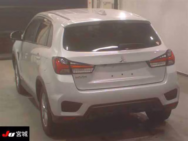 MITSUBISHI RVR