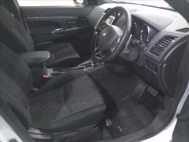 MITSUBISHI RVR