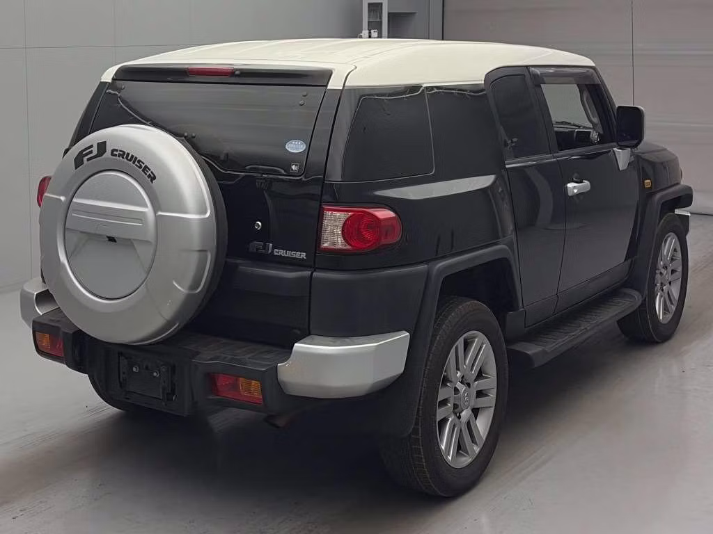 TOYOTA FJ CRUISER