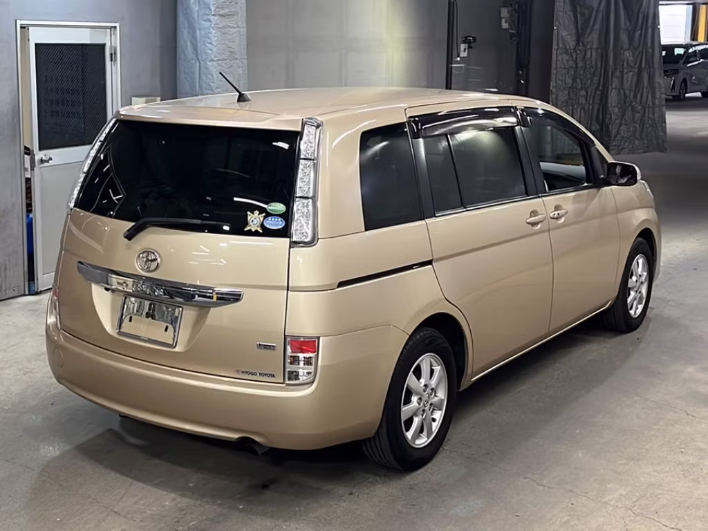 TOYOTA ISIS