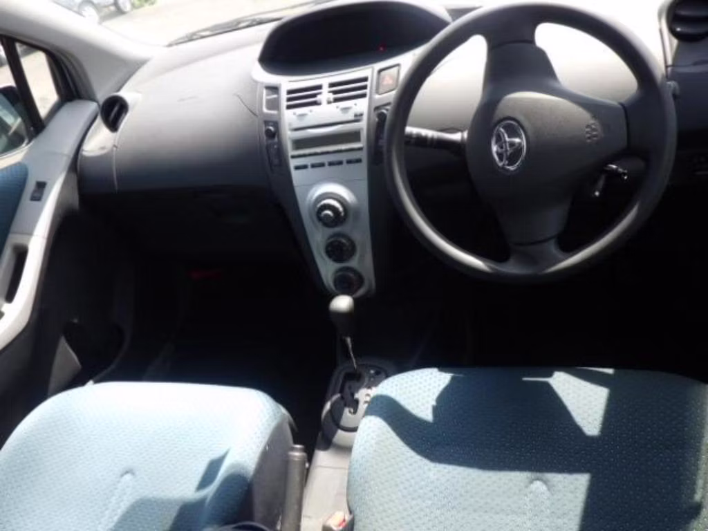 TOYOTA VITZ