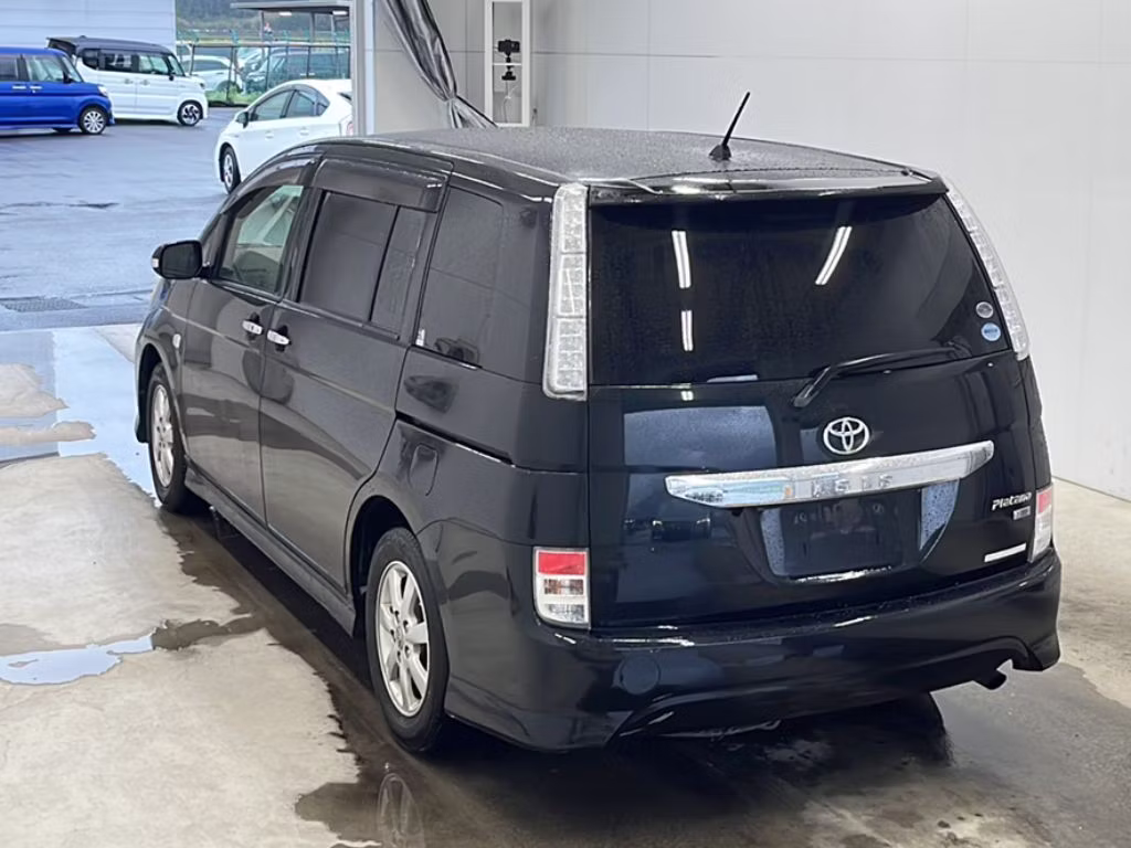 TOYOTA ISIS