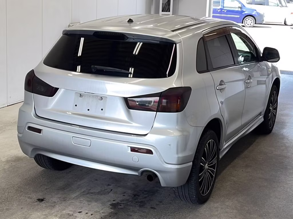 MITSUBISHI RVR