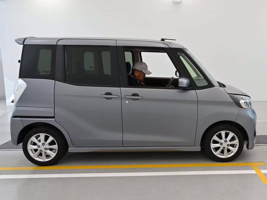 MITSUBISHI EK SPACE