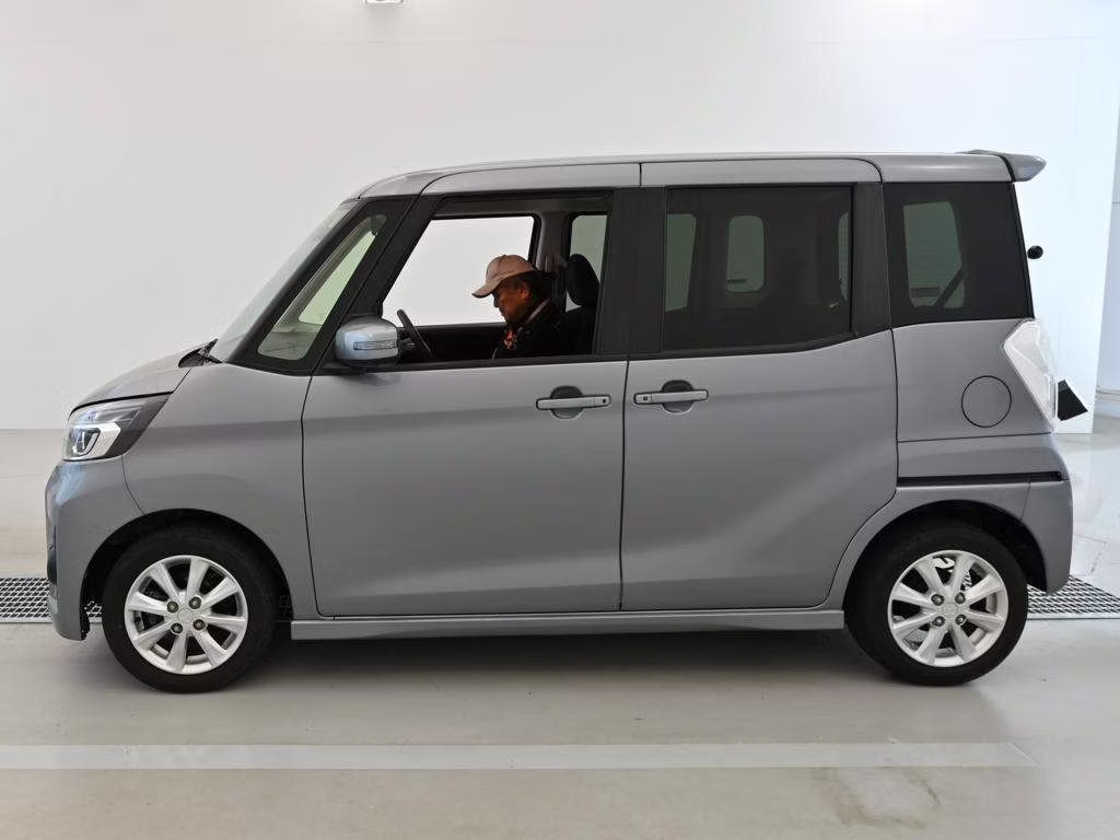 MITSUBISHI EK SPACE