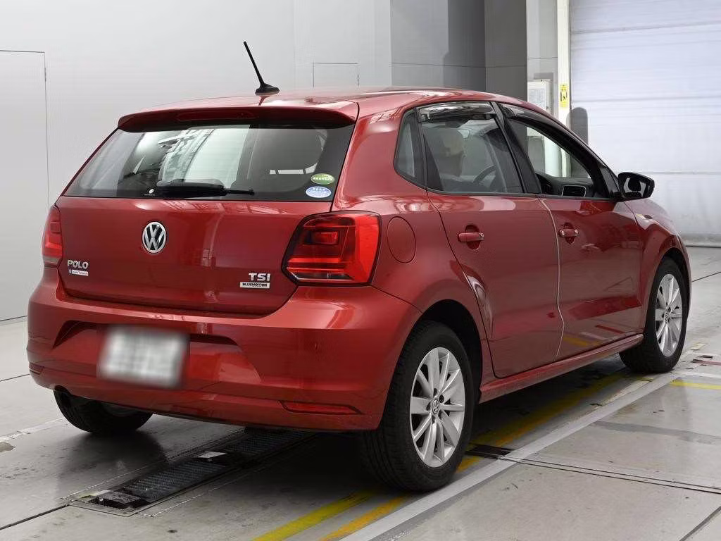 VOLKSWAGEN POLO