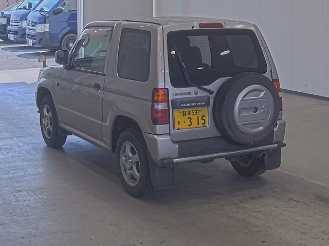 MITSUBISHI PAJERO MINI