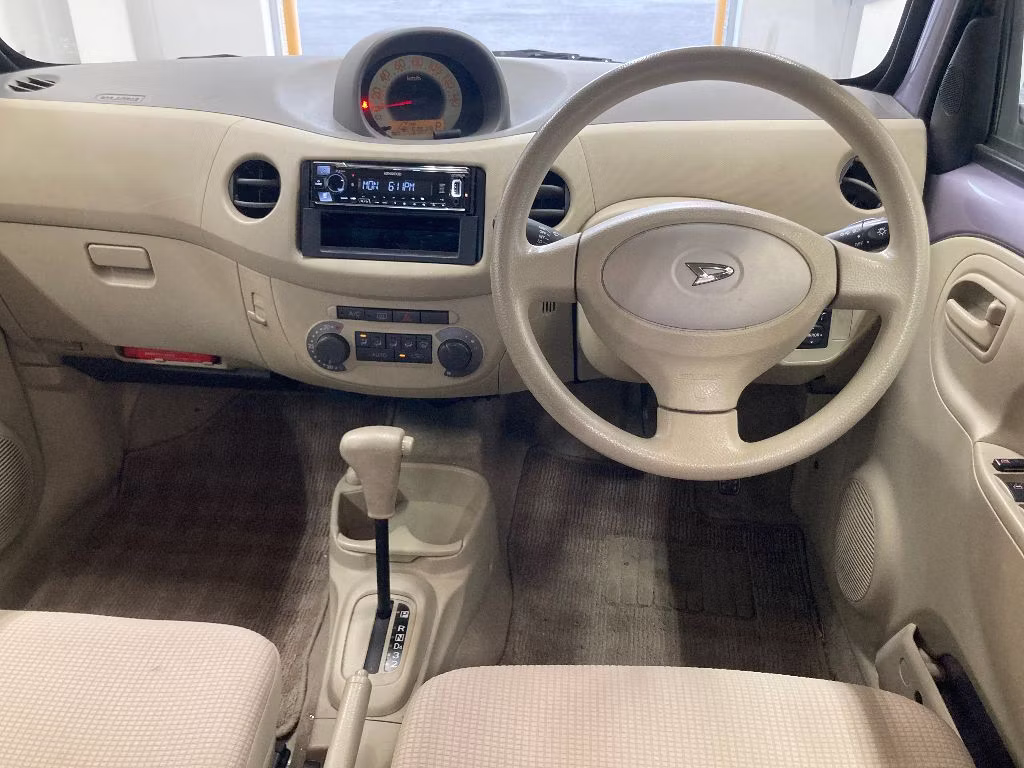 DAIHATSU ESSE