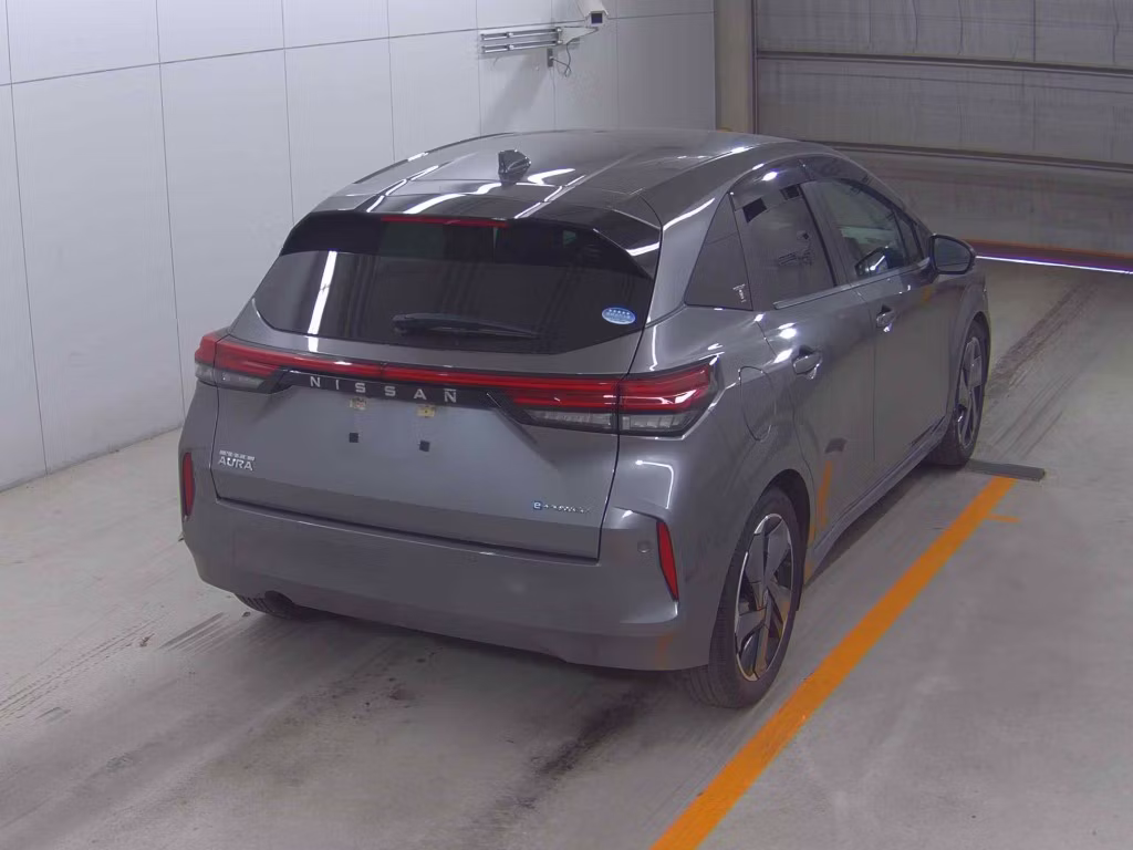 NISSAN AURA